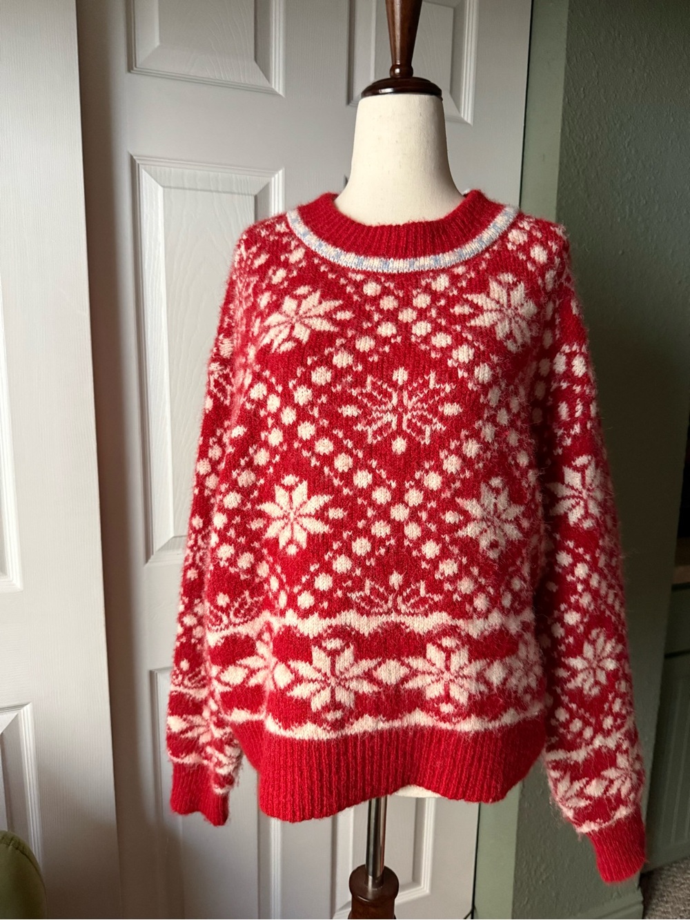 Universal Thread Red & Cream Nordic Snowflake Crewneck Sweater